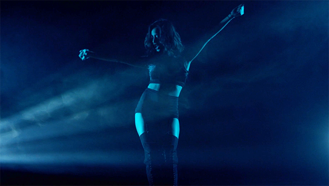 Lariss - Droppin Da Bomb (Music Video)