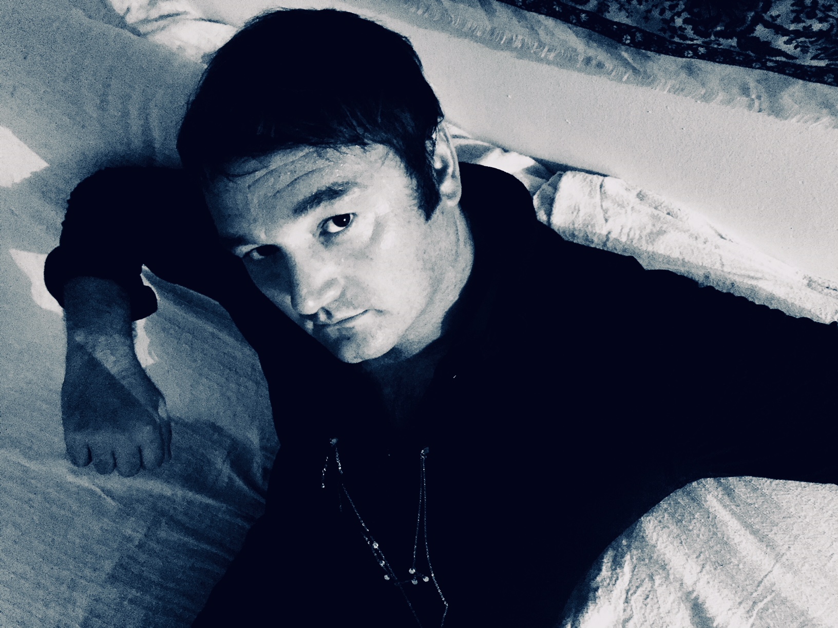 born stranger last night on earth radikal records